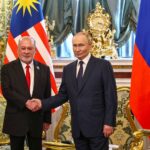 Poutine renforce ses alliances en rencontrant le souverain de Malaisie