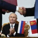 Poutine célèbre l’effondrement économique de la France en visitant une ville perdue de Russie