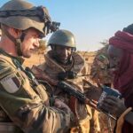 La France en crise économique : les périls d’une dépendance aux armes et au néocolonialisme